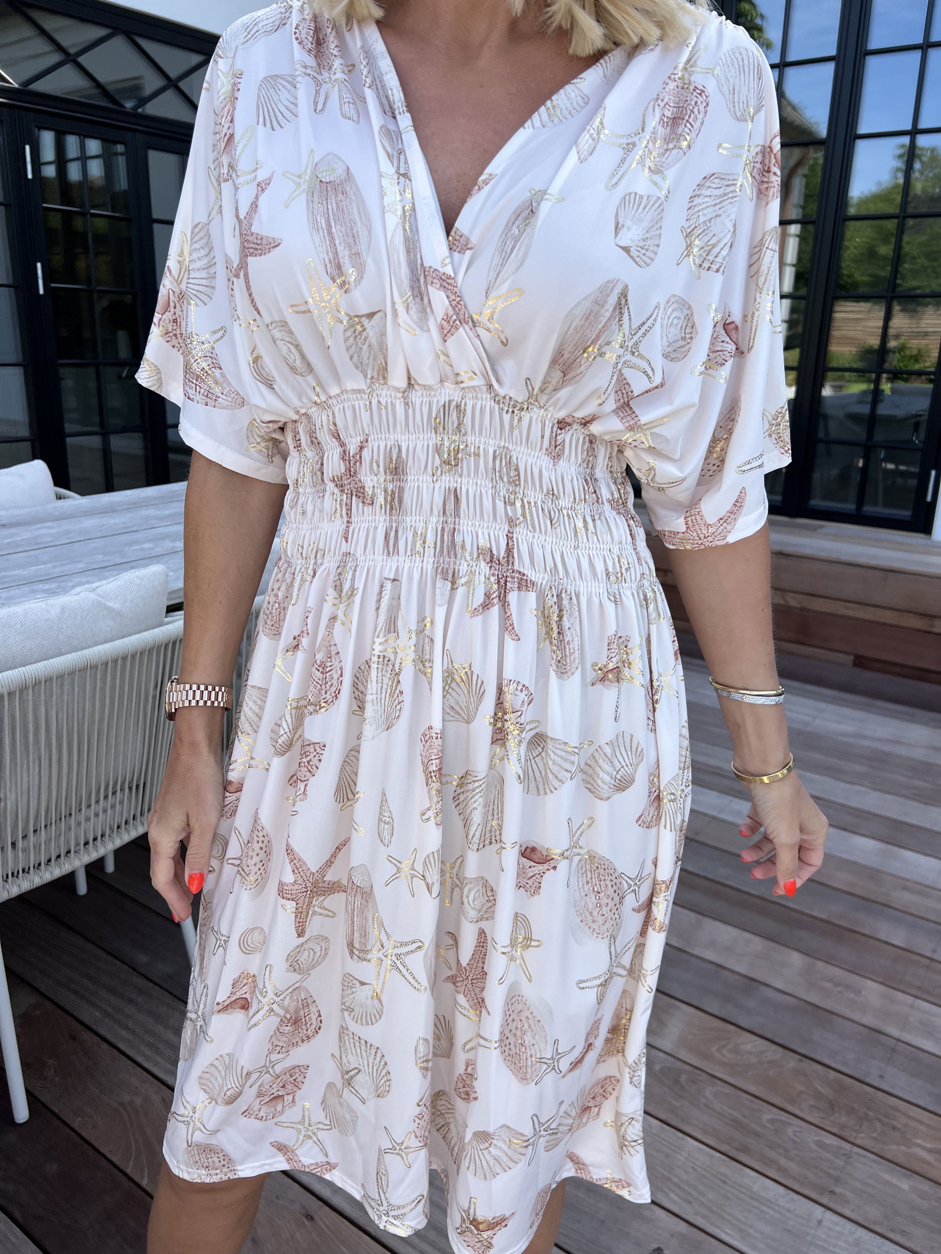 Pams Beach Short - Elastisk kjole med muslinge motiver